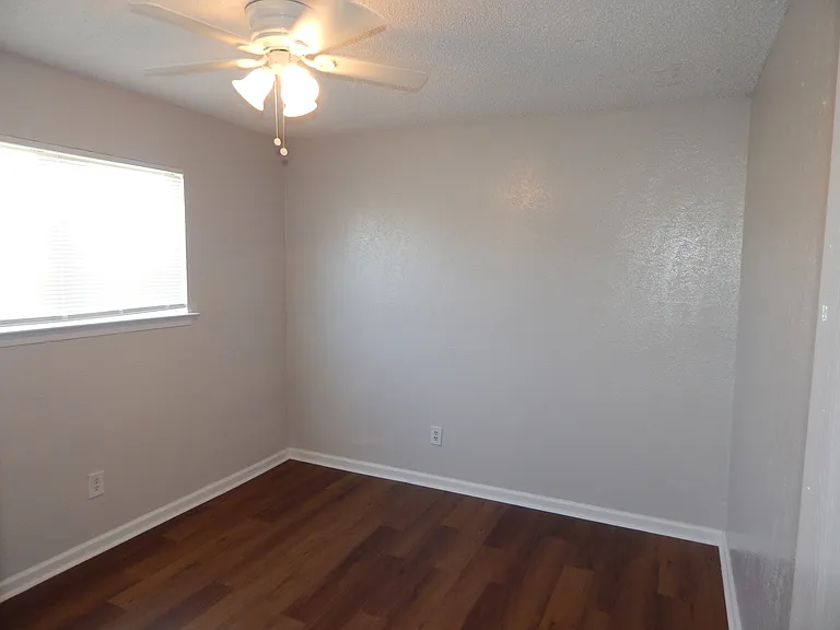 3 bed duplex, bed 2