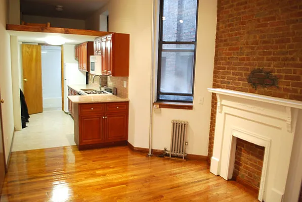 Rented by Chartwell Manhattan Realty | media 10
