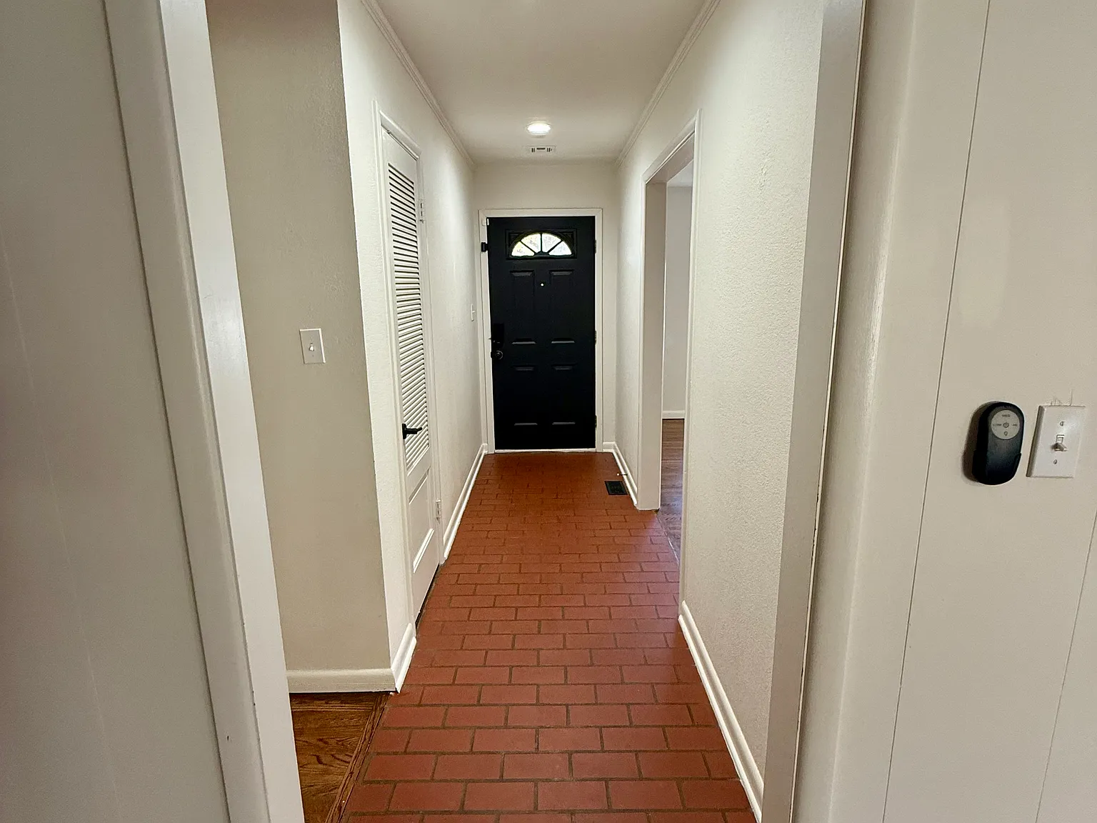 3 bed, 1606 sqft, $1,900 — Photo 3