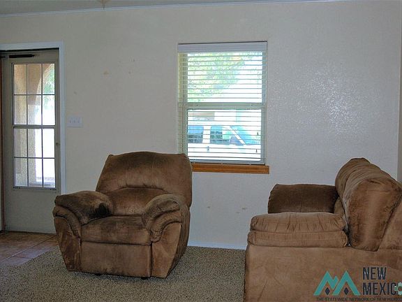 3rd image of 213 S Avenue E E