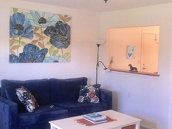 5th image of 328 Coventry Ct #D