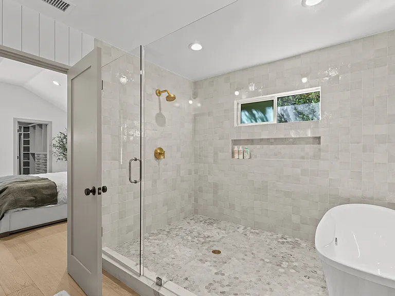 14822 Morrison St — Photo 14