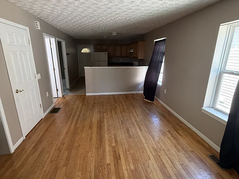 1354 Minnesota Ave — Photo 3