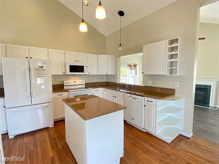 6710 Summerdale Ct E — Photo 7