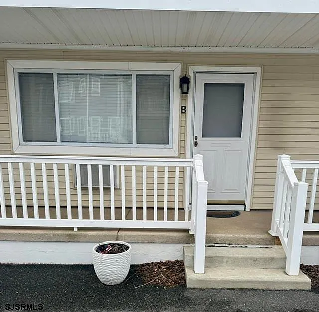 1 bed, 1.0 bath, $1,350 — Photo 2