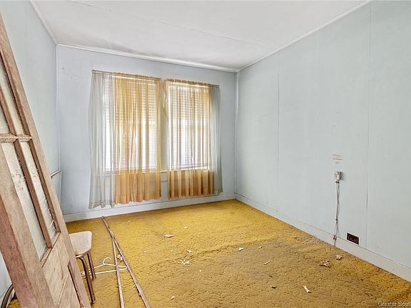5th image of 711 Gulf St