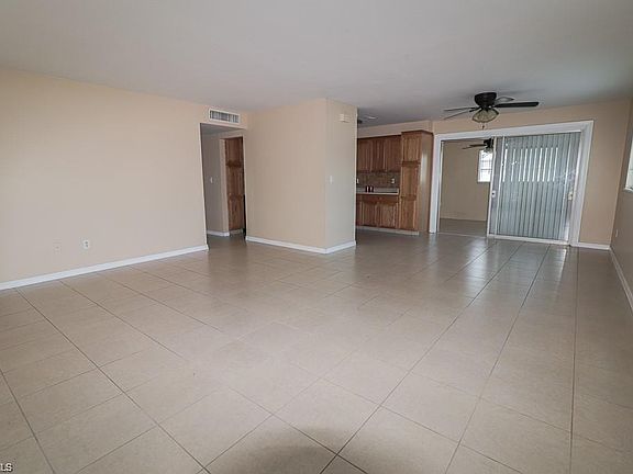 4th image of 901 Leeland Heights Blvd E