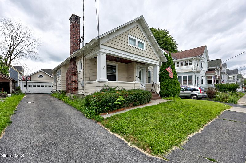 2nd image of 10 Arnold Avenue