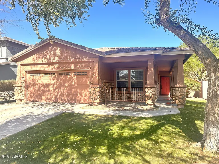 4230 E Linda Ln — Photo 1