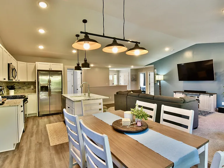 6501 Carrigan Lake Dr — Photo 8