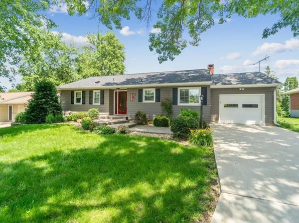 1213 Elm St, Oelwein, IA 50662