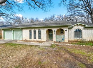 660 Springhill Dr, Hurst, TX 76054
