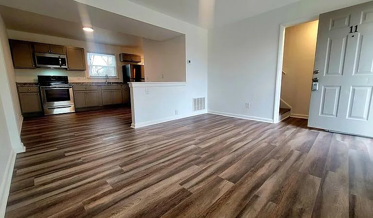 1518 W Clara Dr — Photo 6