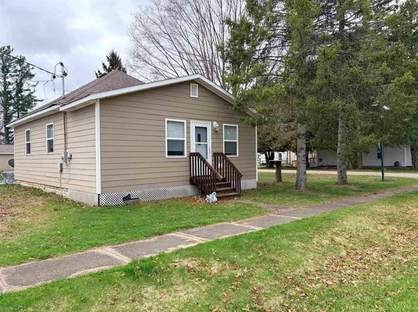 533 Mill St, White Lake, WI 54491