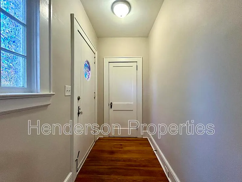 2 bed, 1.0 bath, 1040 sqft, $1,775 — Photo 2