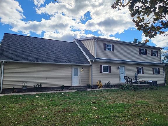 3rd image of 733 Haney Rd