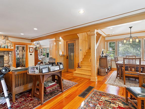 4th image of 11044 Garden Dr