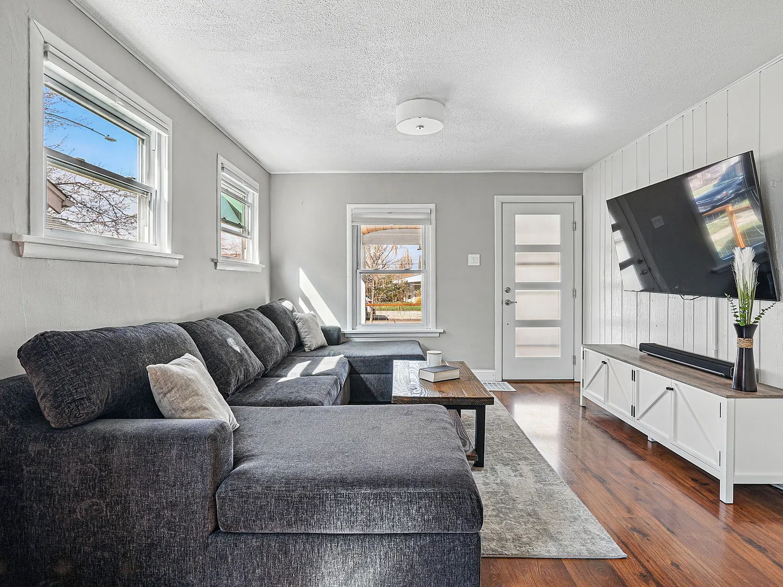 4452 N Zenobia St — Photo 3