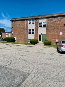 29 Woodbine St APT 5, Pawtucket, RI, 02860