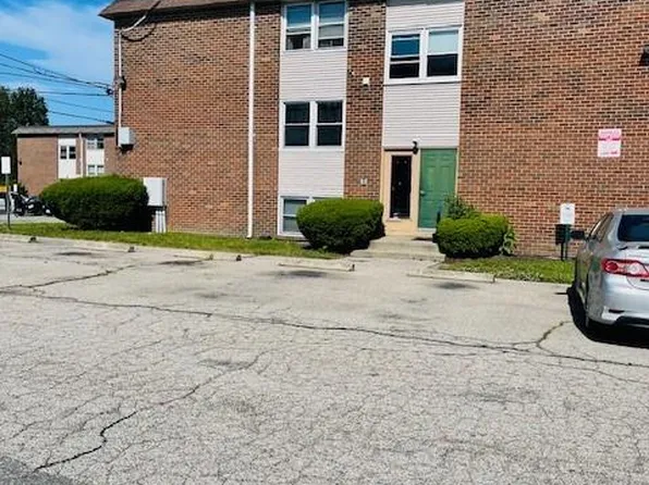 29 Woodbine St APT 5, Pawtucket, RI 02860