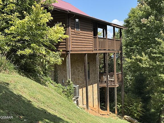 3rd image of 2409 Walnut Cove Way