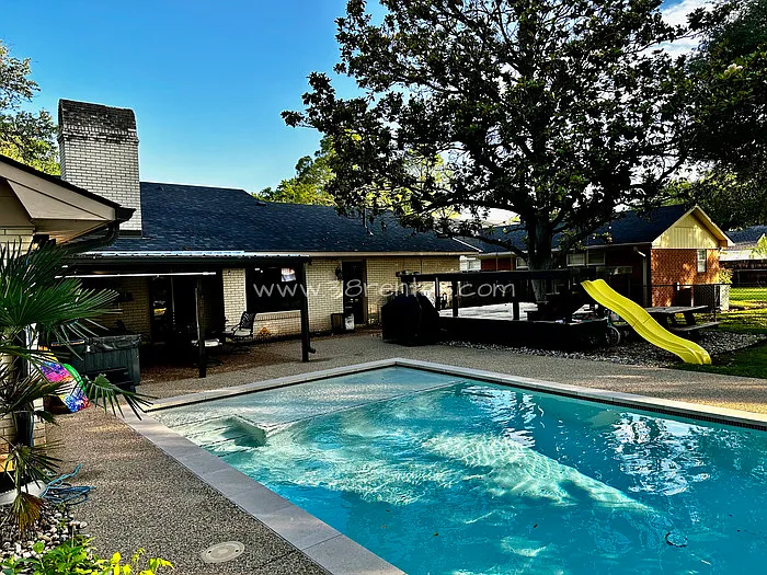 7313 Camelback Dr