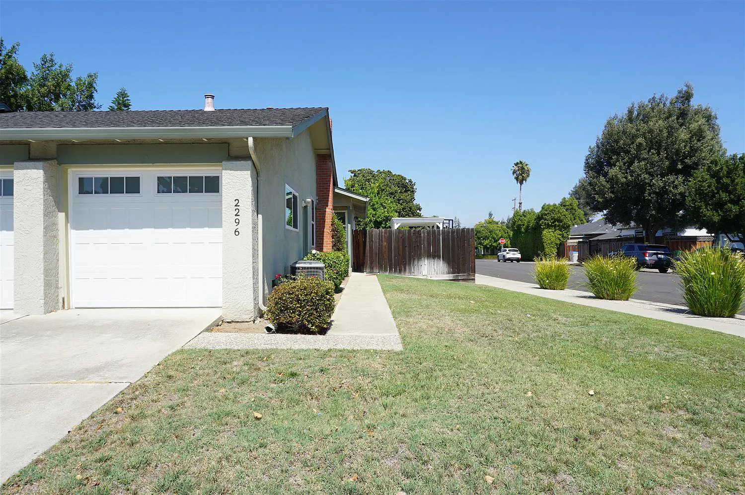 2296 Cherry Ave — Photo 3