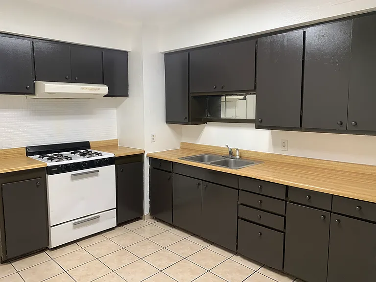 2141 W Belmont Ave #6 — Photo 1