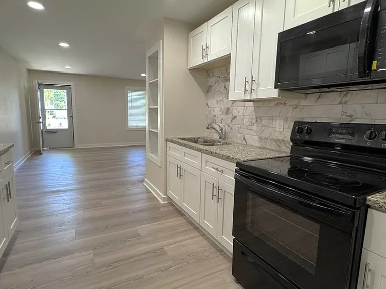19612 Oak St #7 — Photo 5