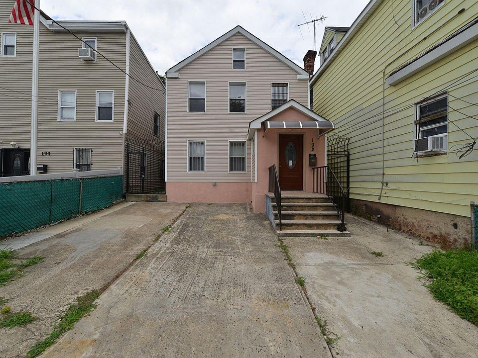 1st image of 190 Targee St