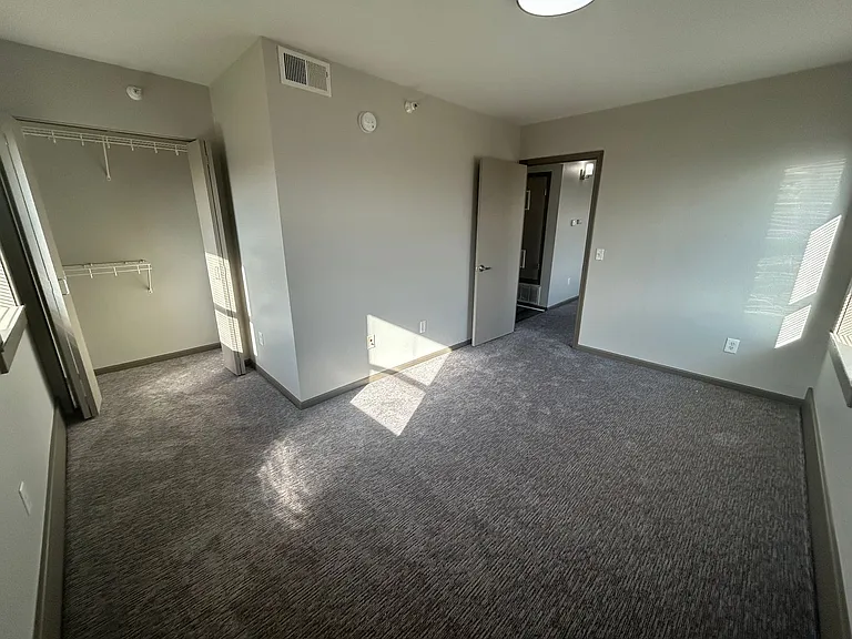 Drake Court — Photo 36
