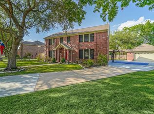 1713 Keystone Dr, Friendswood, TX 77546