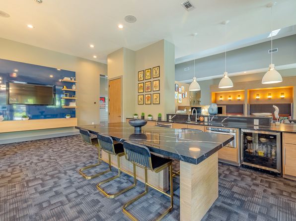 8515 S Interstate Highway 35 Frontage Rd #13131