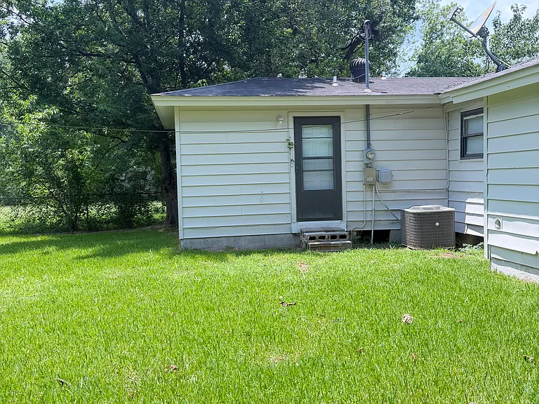 508 Ellen Dr — Photo 5