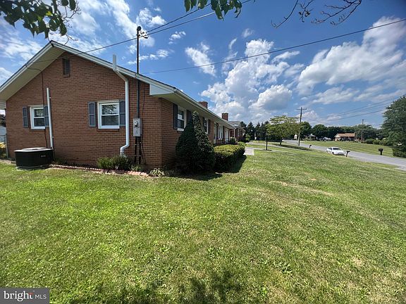 5th image of 417 Superior Ave