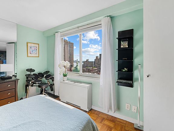 5th image of 401 E 86th St APT 17K