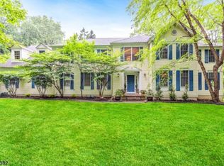 15 Country Woods Dr, Glen Gardner, NJ 08826