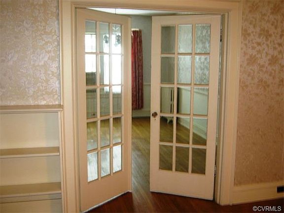 5th image of 2223 Maplewood Ave