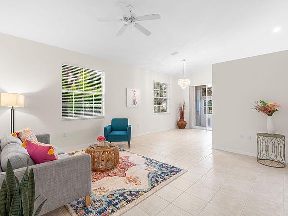 3rd image of 2561 E Aragon Boulevard #1