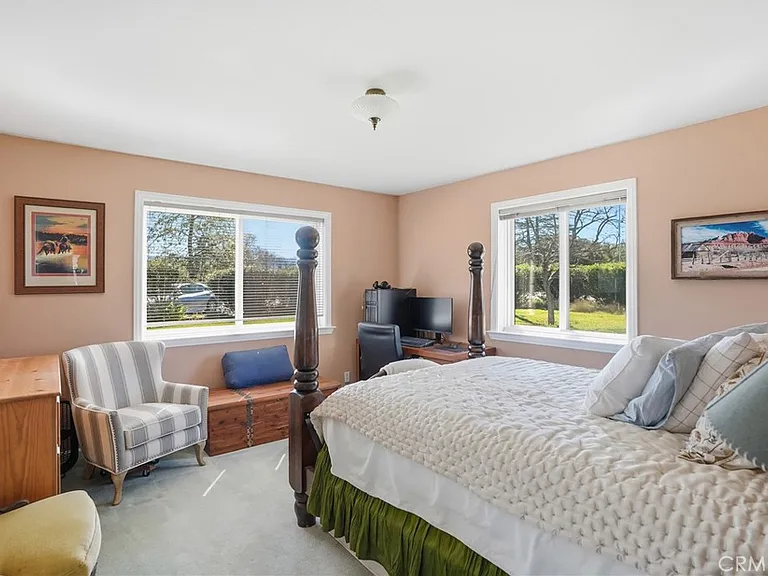 2611 Janin Way — Photo 24