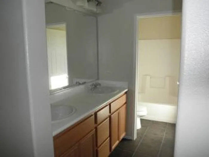 4 bed, 2.5 bath, 1540 sqft, $3,150 — Photo 4