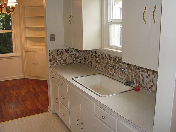 5th image of 1125-1145 Church St NE #1127
