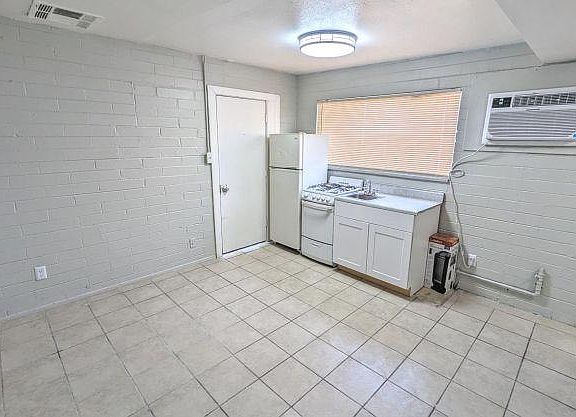 3rd image of 2027 E Benson Hwy #106