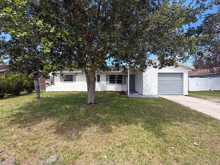 1115 N Forrest Ave — Photo 1