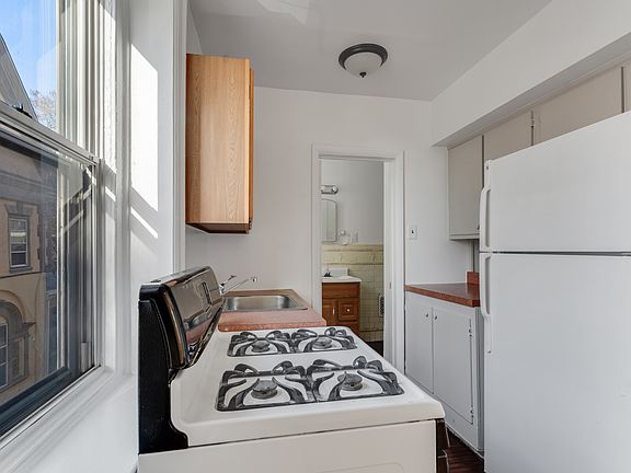 4th image of 236 W Harvey St #334B