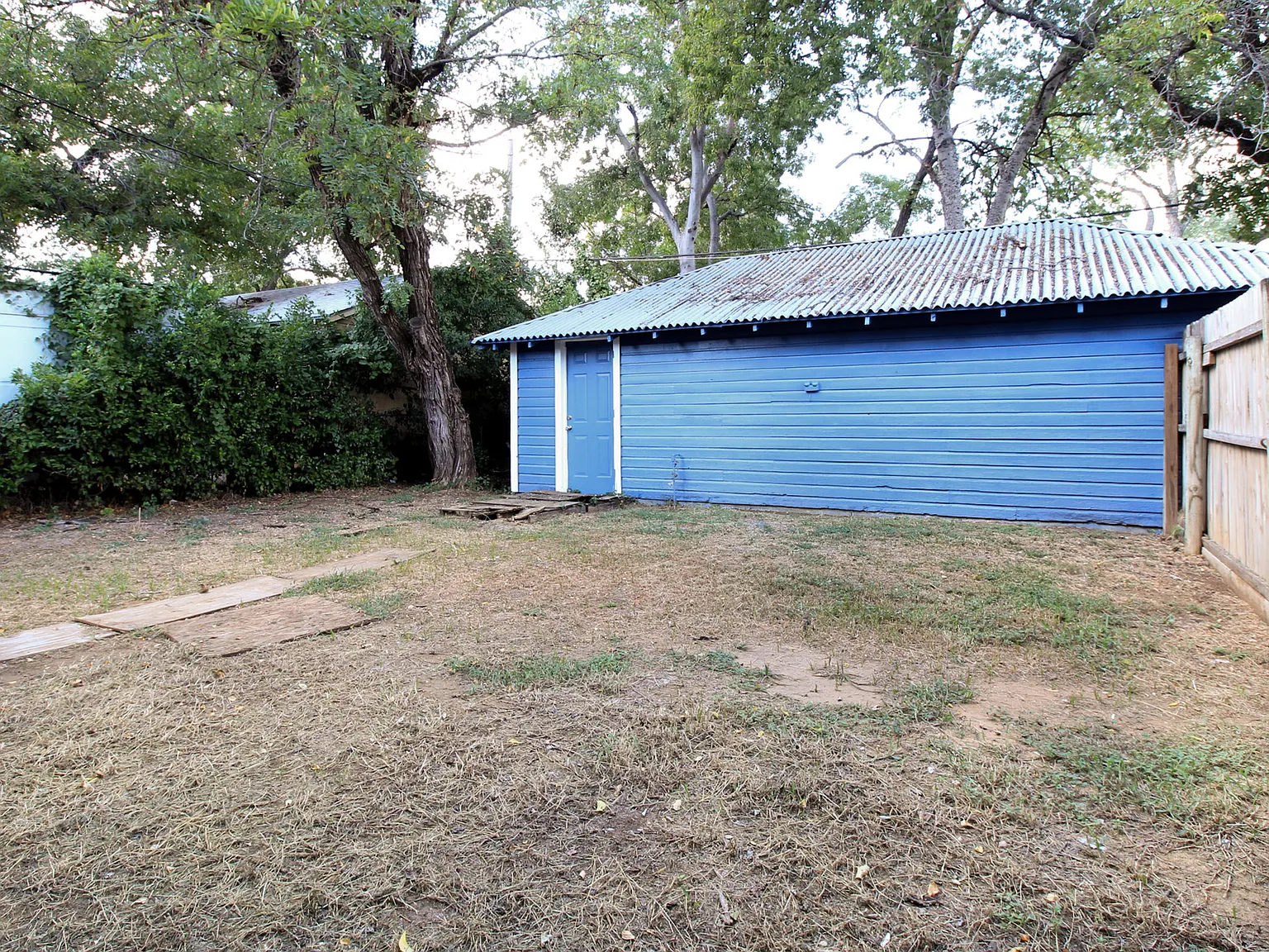 3 bed, 1879 sqft, $2,200 — Photo 3