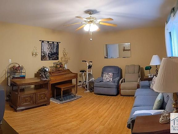 5th image of 323 Sedgefield Dr