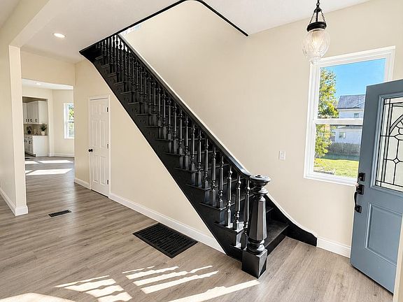 4th image of 4418 Station Ave