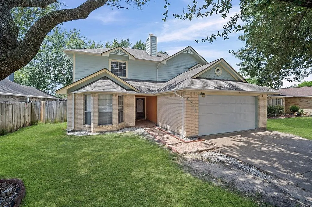 3 bed, 2.5 bath, 2231 sqft, $2,100 — Photo 2