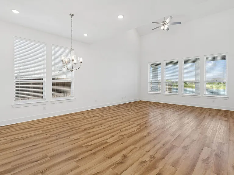 1905 Rhea Ct — Photo 4